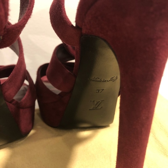 Louis Vuitton Lock Me sandals - Picture 4 of 5